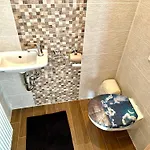 Pine & Pool Apartman *