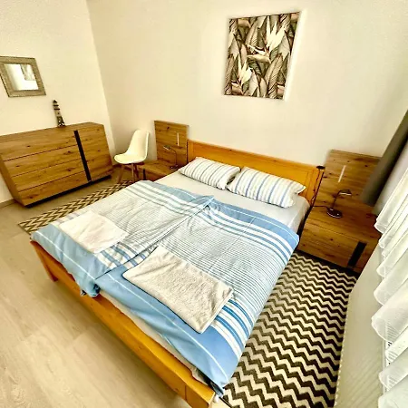 Pine & Pool Lejlighed *