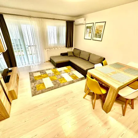 Apartment Pine & Pool *