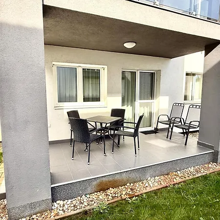 Appartement Pine & Pool *