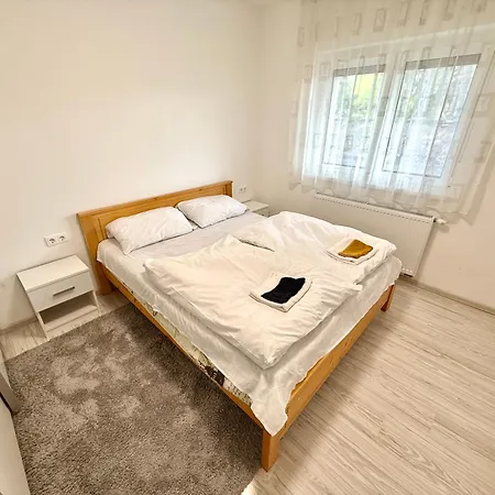 Pine & Pool Apartman Siófok