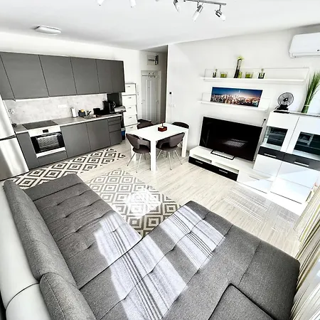 Pine & Pool * Siófok