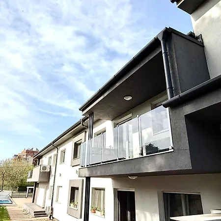 Appartement Pine & Pool